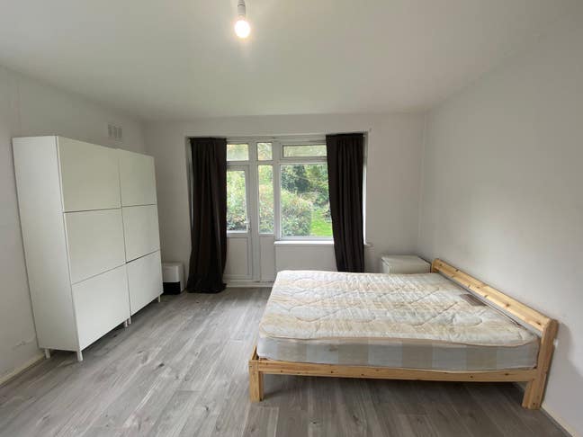 Fully furnished double rooms with garden access  Main Photo