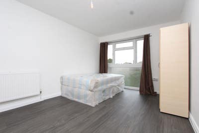 Bethnal Green 4 Rooms Available now Main Photo