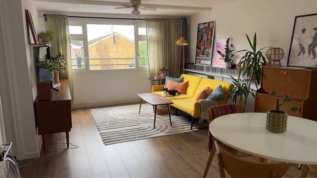 Looking for flatmate double room for rent Main Photo