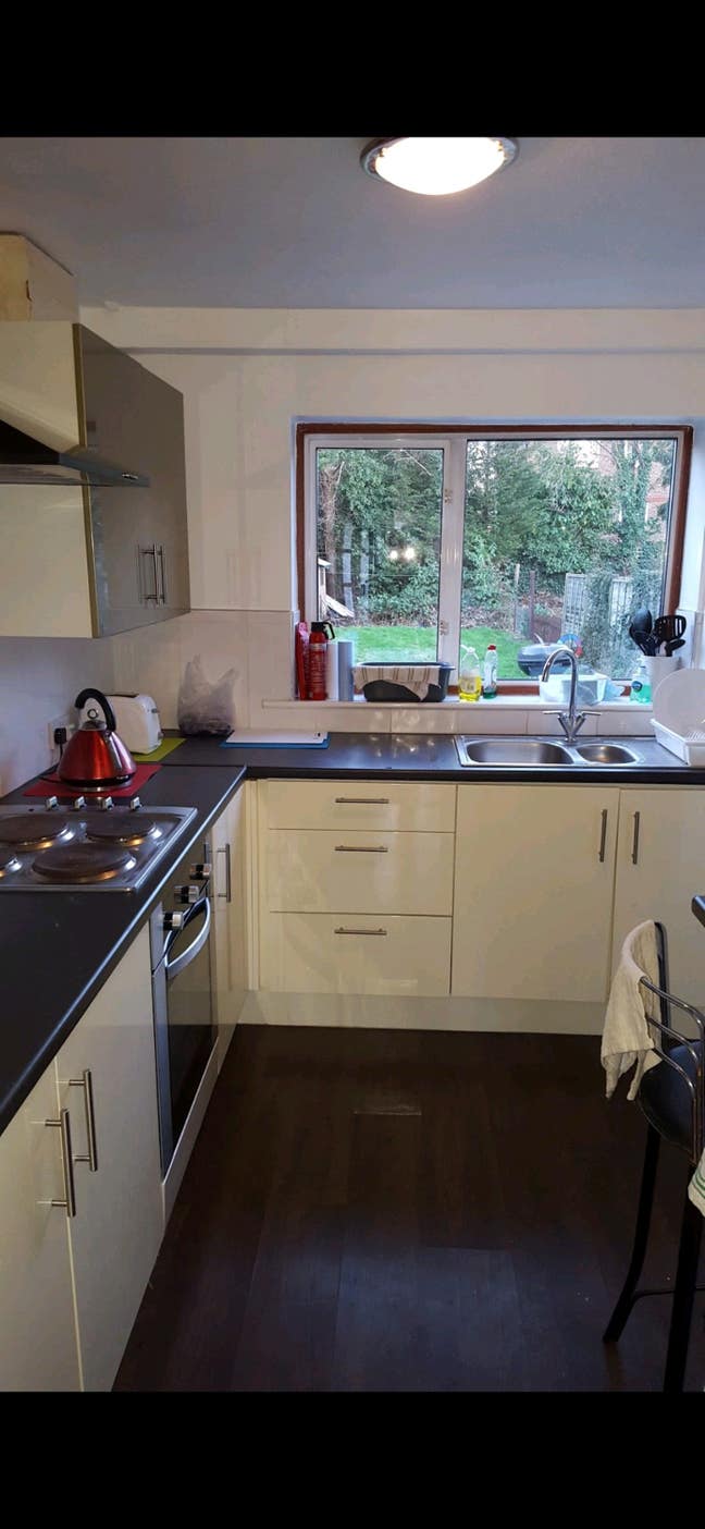 Single room In Northgate   Main Photo