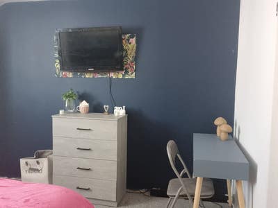 Double room in cosy home  Main Photo