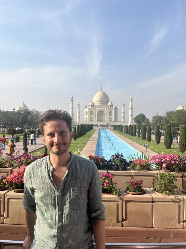 Friendly, chilled professional looking for a place Main Photo