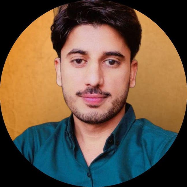 I am a professional male aged 26. I am lookin... Main Photo