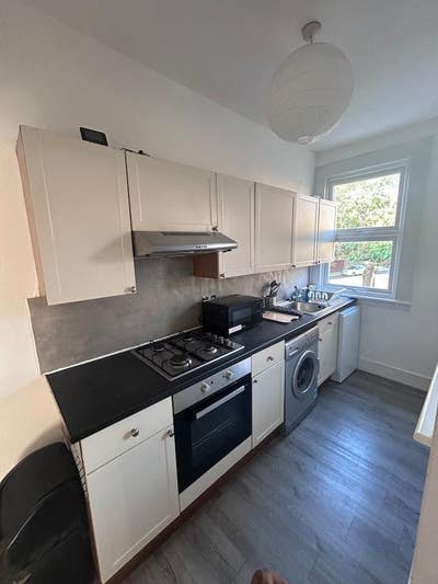 Centrally located 2 Bedroom Brixton Flat Main Photo