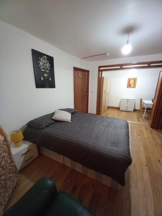 Spacious double room in Kingsbury  Main Photo