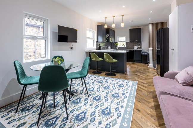 New Renovated Stylish Flat  Main Photo