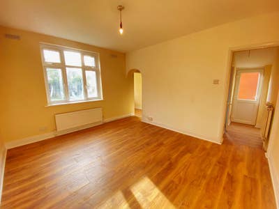 **1Bed Studio Flat** Boston Road** W7 Main Photo