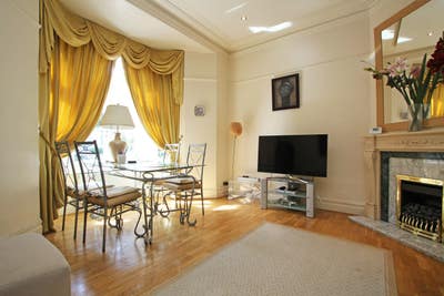 Room for rent in Chelsea(SW10) in 2 bedroom flat Main Photo