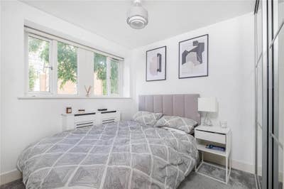 Mon-Fri let in Stockwell/Clapham North Main Photo
