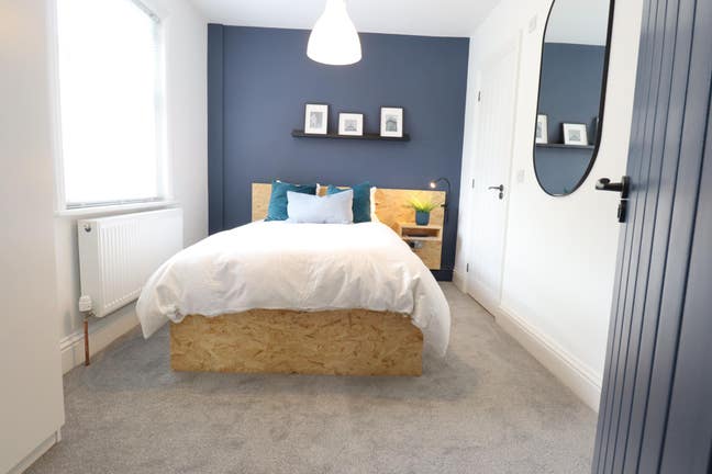 Modern, stylish ensuite room & Kitchenette Main Photo