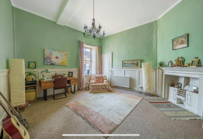Lovely rooms is beautiful, large town house  Main Photo