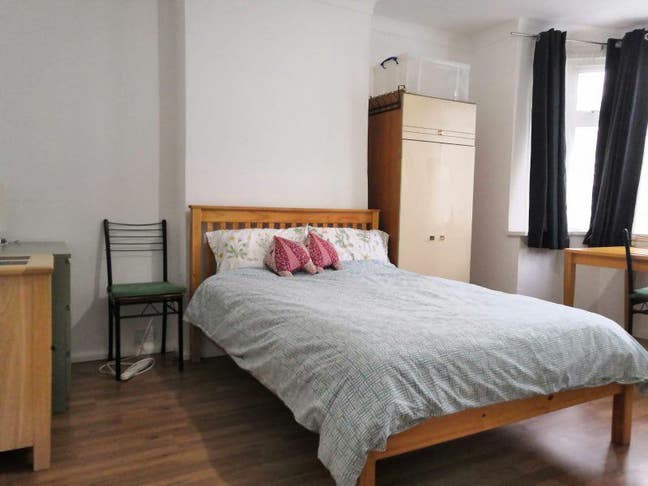 Modern furnished Large double bedroom Main Photo