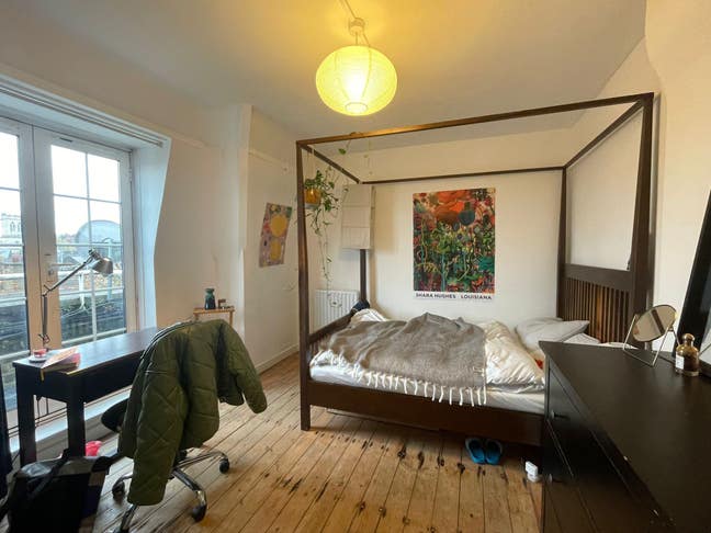 Large bright double room with small balcony Camden Main Photo