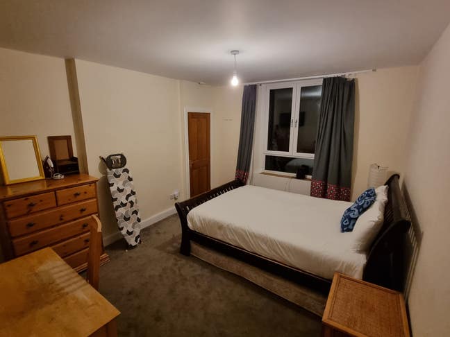 Large double room in sunny 2 bed flat  Main Photo