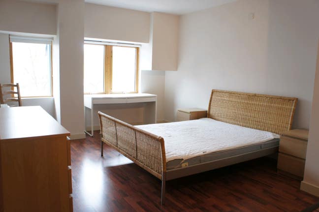 Double ensuite bedroom in city center Main Photo