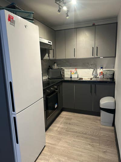 Double Roomjust Next to Station Easy London Access Main Photo