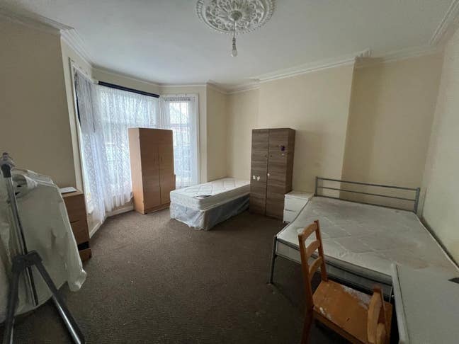 Large Triple Rooom in Ilford - Available from Now! Main Photo