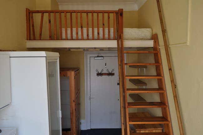 Lovely single bedsit  available in Pimlico Main Photo