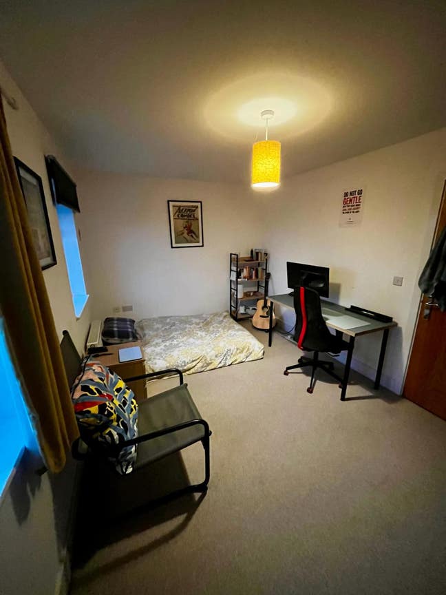 Room available in shared house Main Photo