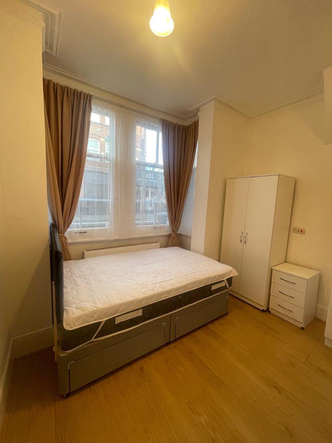 Studio flat available in Shepherd’s Bush  Main Photo