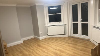 Hi I have one double bedroom available  Main Photo