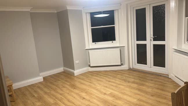 Hi I have one double bedroom available  Main Photo