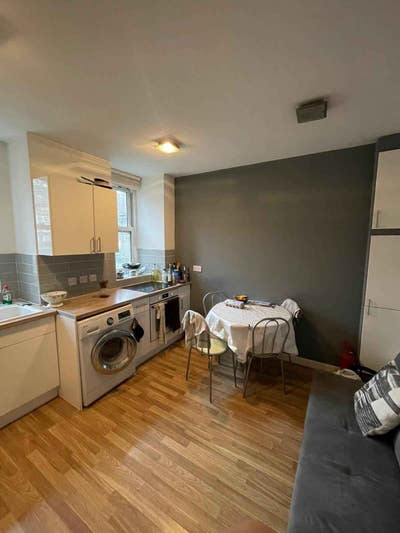 Cheap room available in Homerton flat  Main Photo