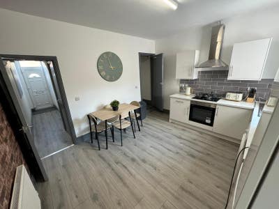 Double Rooms & En-Suite Room with Tv's Main Photo