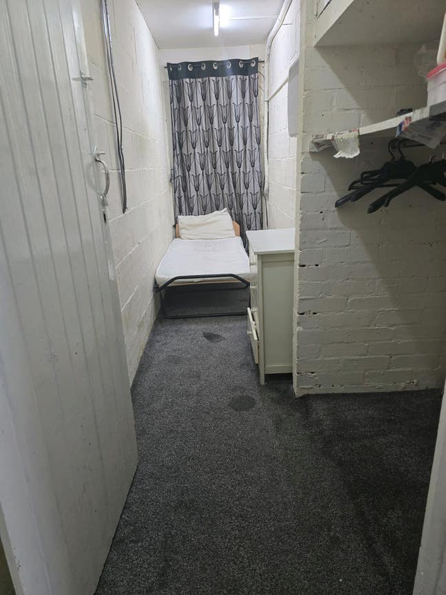 Good size single bedroom  Main Photo