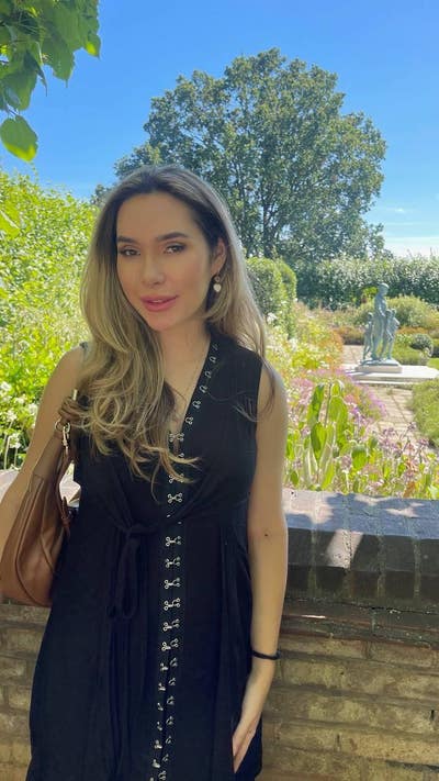 Looking for a flat in central  Main Photo