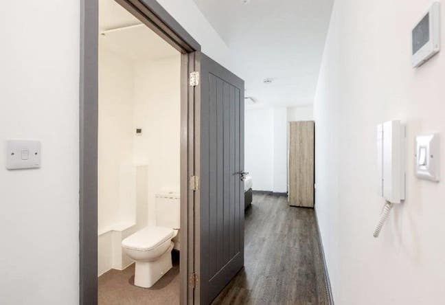 *Stylish 1-Bed Flatshare Main Photo