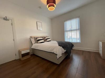  2 Large Rooms to Let from &pound;600.00 /  &pound;625.00 Pcm Main Photo