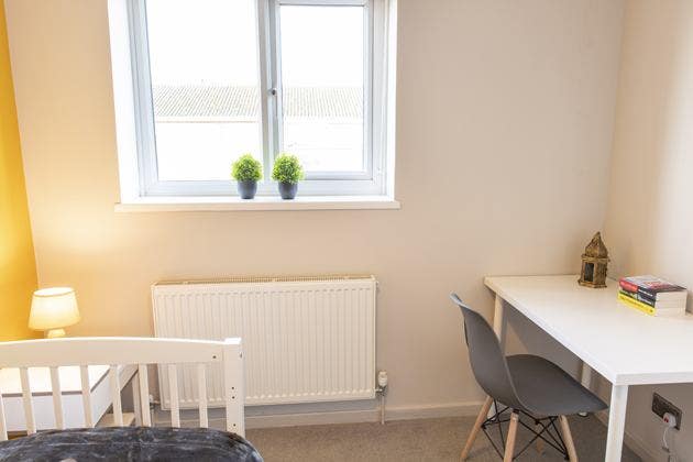 Single bedroom at Magnolia House near QEH  Main Photo