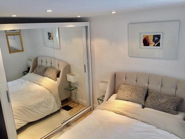 Stunning Double-Bedroom - West Kensington  Main Photo