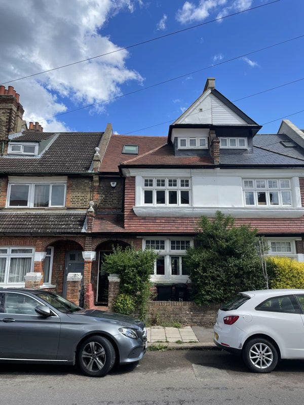 Large double room available in Honor Oak house Main Photo