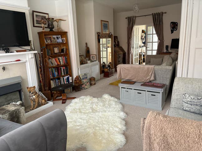 Quite home in town  Main Photo