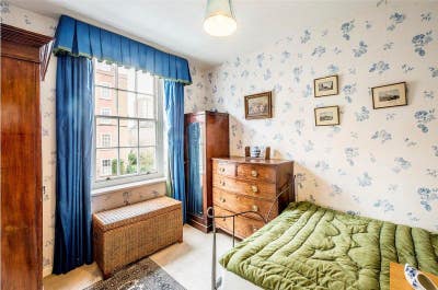 Lovely Battersea flat, share with gay male Main Photo