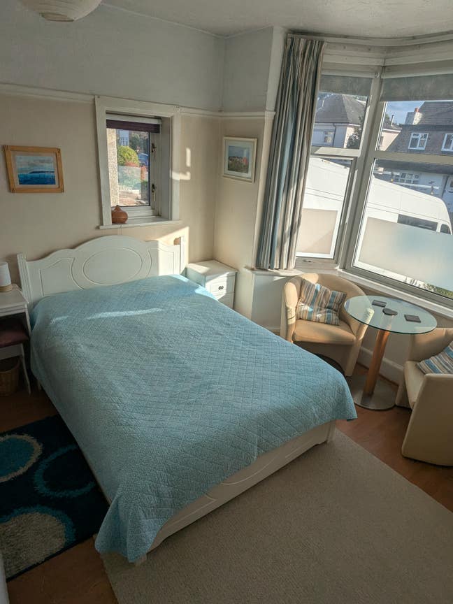 Double room in family home in Poole nr hospital Main Photo