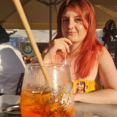 28 year old professional looking for flat Main Photo