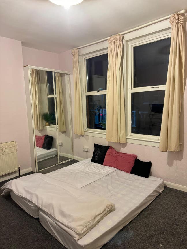 1 Double bedroom for rent Main Photo