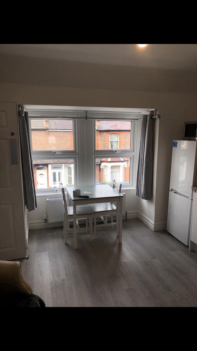Stunning 1 bed flat available 1st November 2025  Main Photo