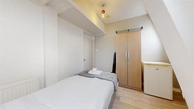 Single Room In Harrow Road, &pound;680 PCM Main Photo