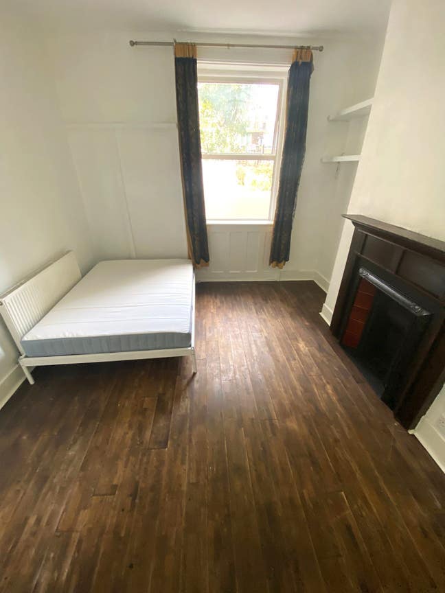 Double Room Available in E5 ** All Inclusive **  Main Photo