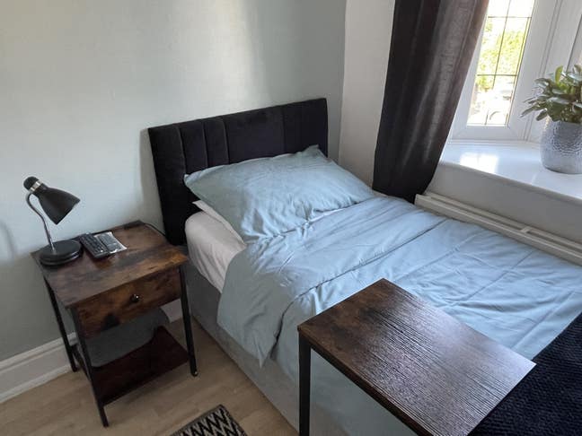 Small room for rent Main Photo