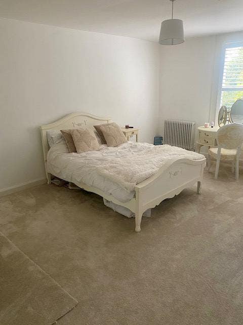 Very large room in beautiful Grade 2 listed house Main Photo