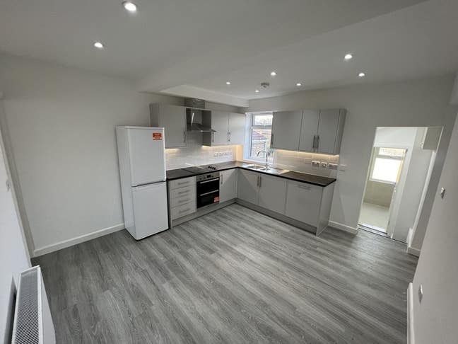 Charming 1-Bedroom Flat with Garden Main Photo