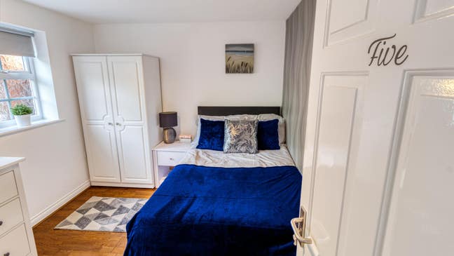 Designed For Comfort Property Near Sugar Way 🥰 Main Photo