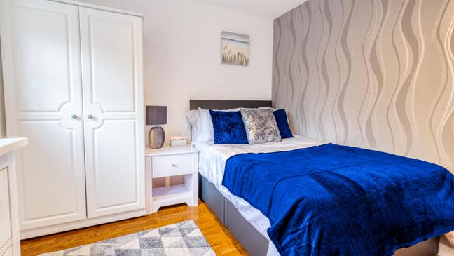 Designed For Comfort Property Near Sugar Way 🥰 Main Photo