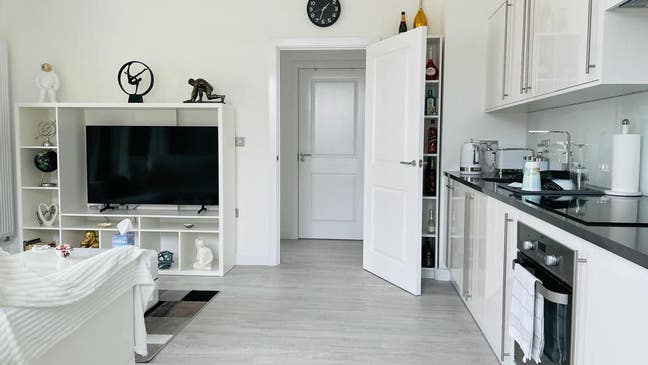 One bed flat available… MUST SEE  Main Photo