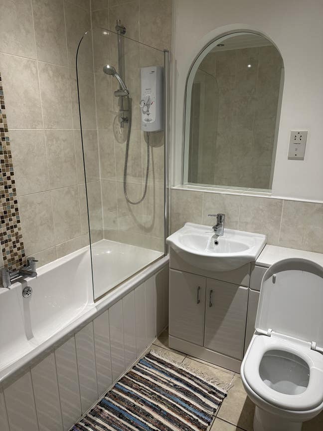 2 double rooms in a 2 bed flat for rent Main Photo